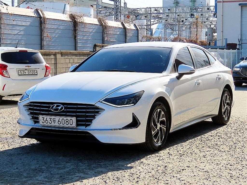 HYUNDAI Sonata - Vista 2