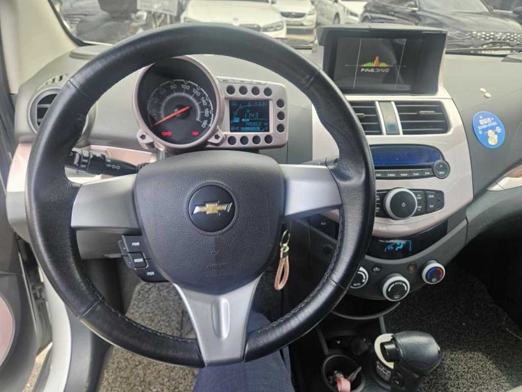 Chevrolet Spark - Vista 10