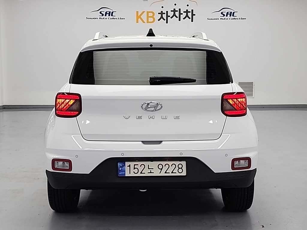HYUNDAI Venue - Vista 3