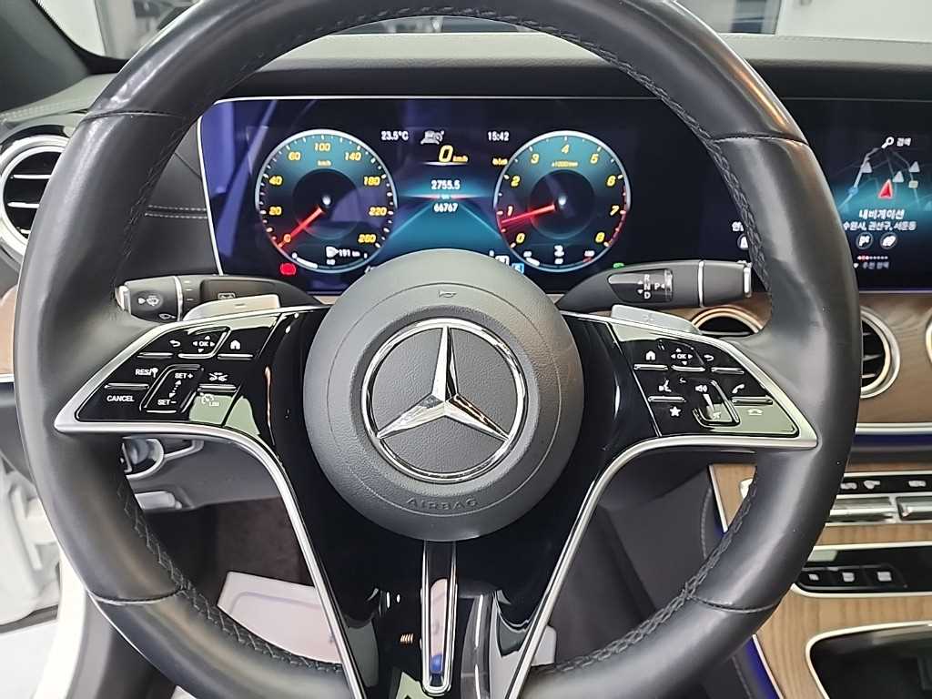 Mercedes Benz E class - Vista 9