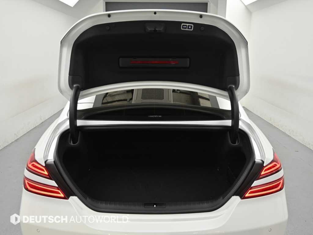 Genesis G70 - Vista 5