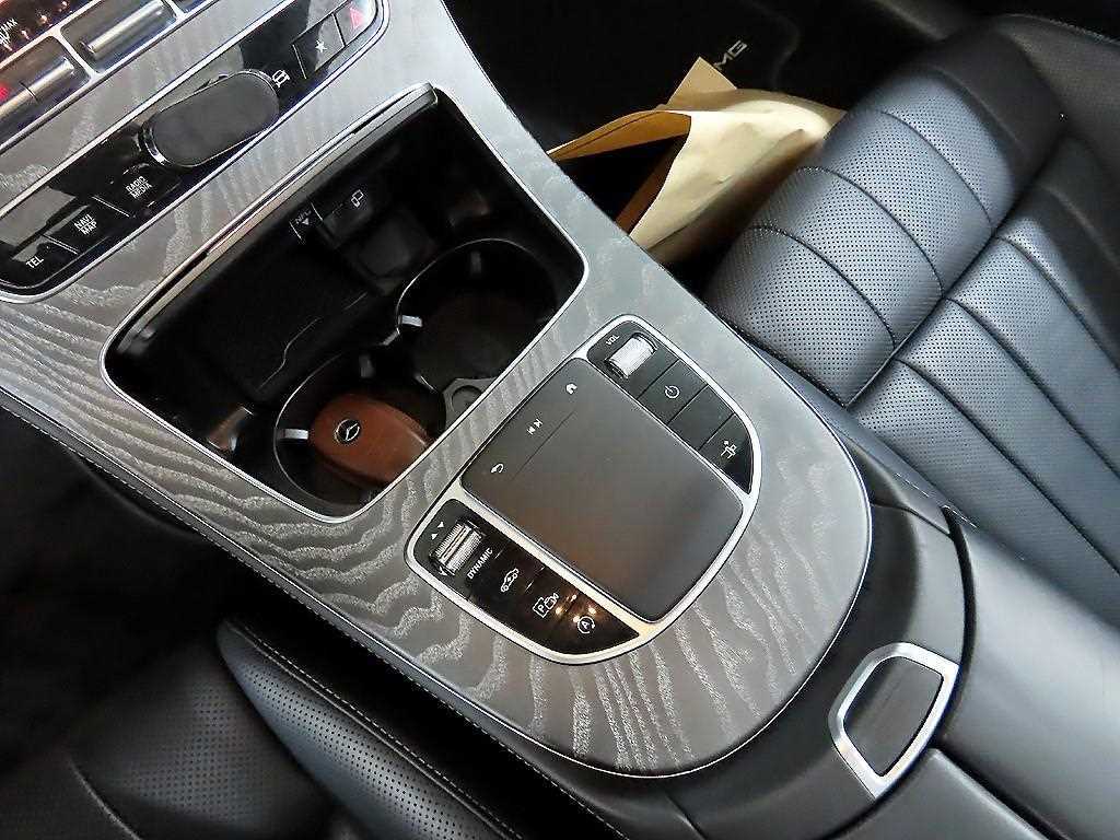Mercedes Benz E class - Vista 12