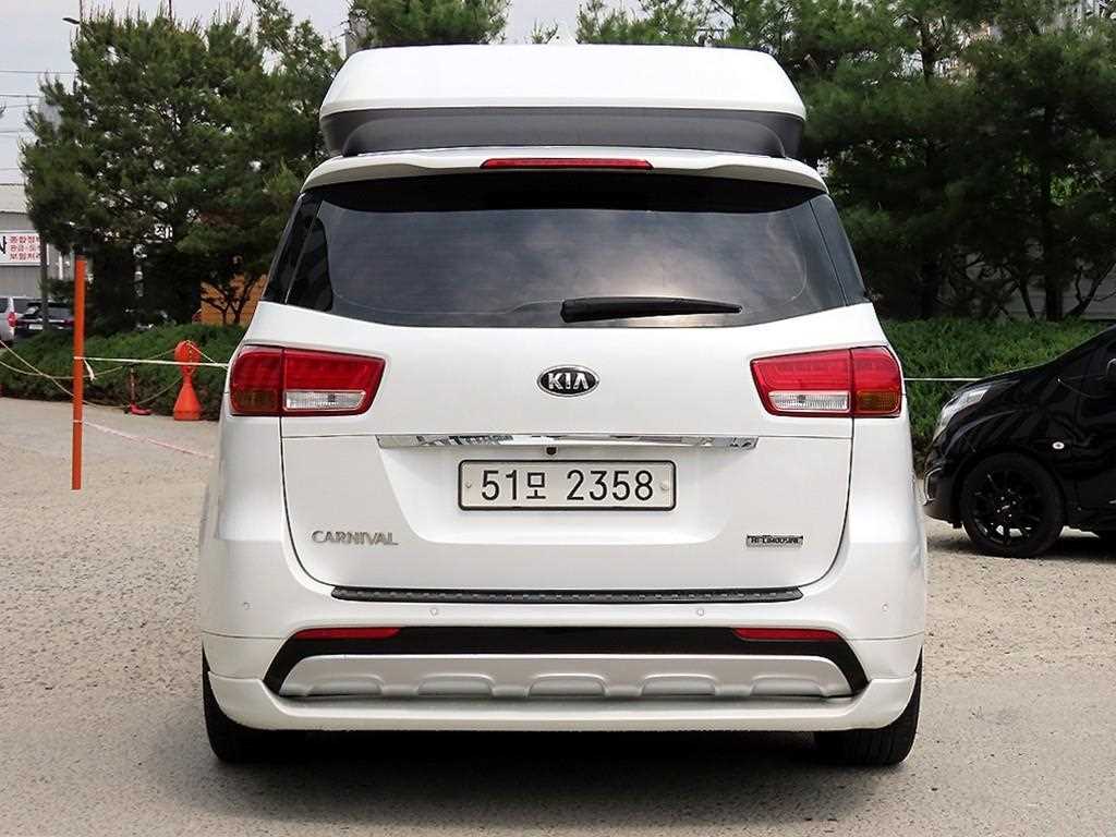KIA Carnival - Vista 4