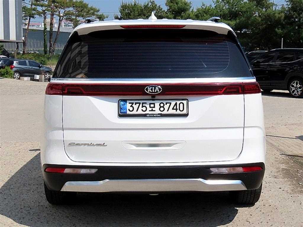 KIA Carnival - Vista 4
