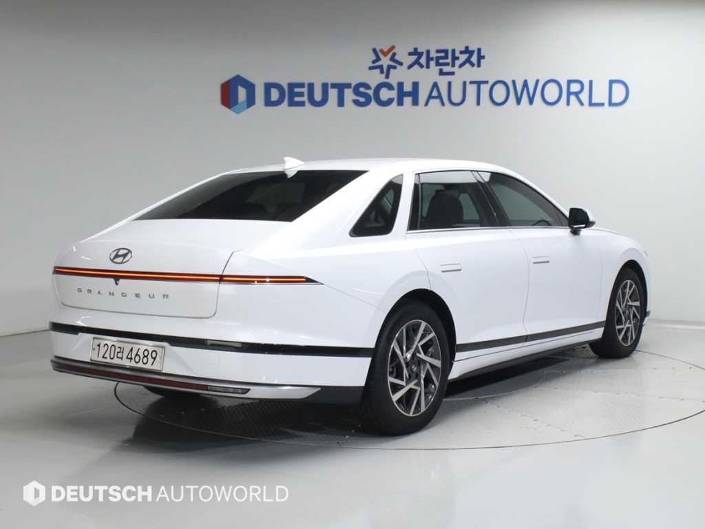HYUNDAI Grandeur - Vista 2
