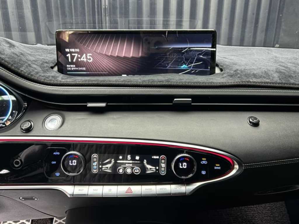 Genesis GV70 - Vista 11