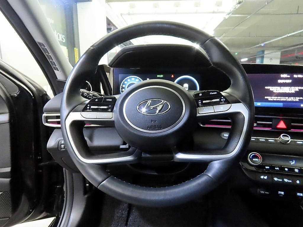 HYUNDAI Avante - Vista 8
