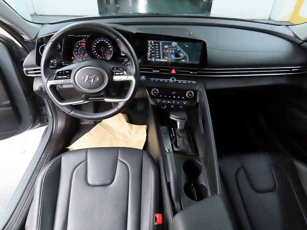 HYUNDAI Avante - Vista 7