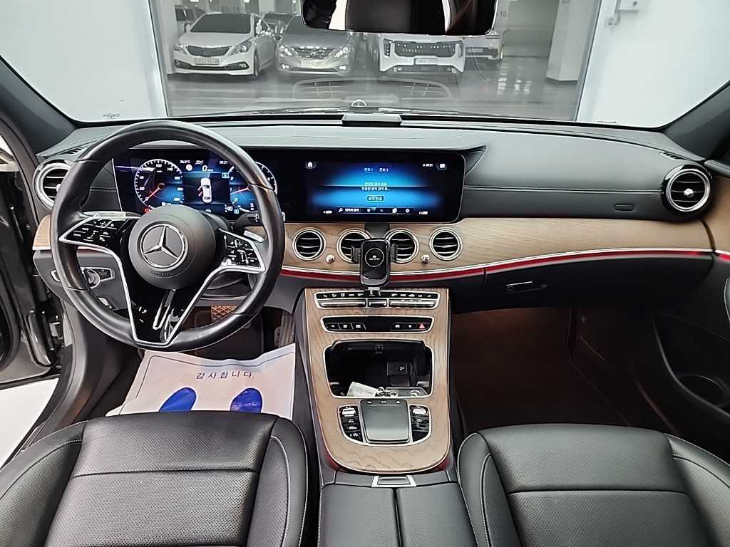 Mercedes Benz E class - Vista 7