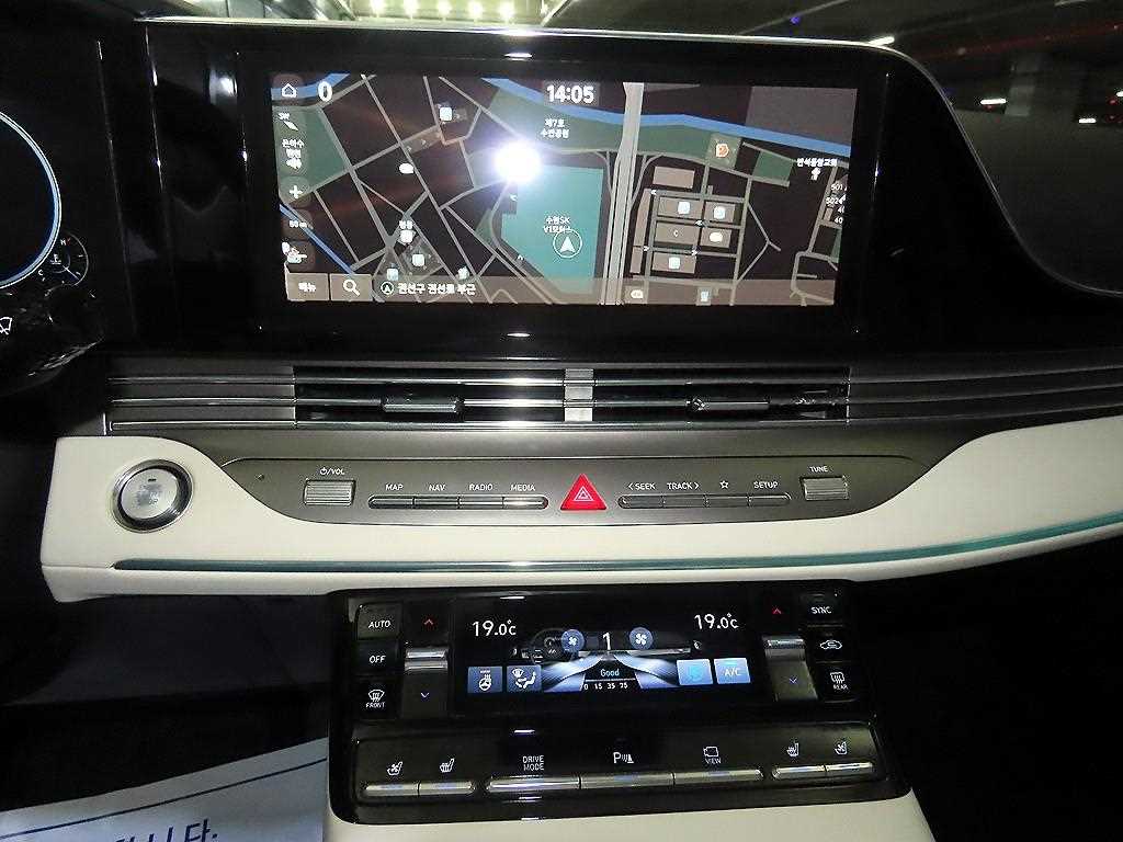 HYUNDAI Grandeur - Vista 11