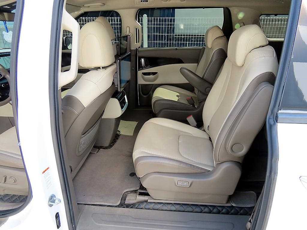 KIA Carnival - Vista 6