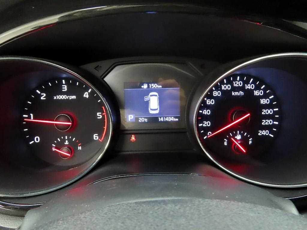 KIA Carnival - Vista 5