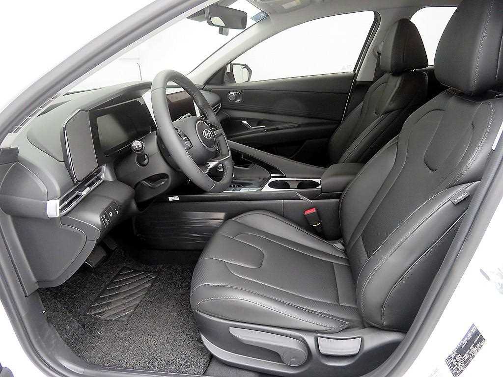 HYUNDAI Avante - Vista 5
