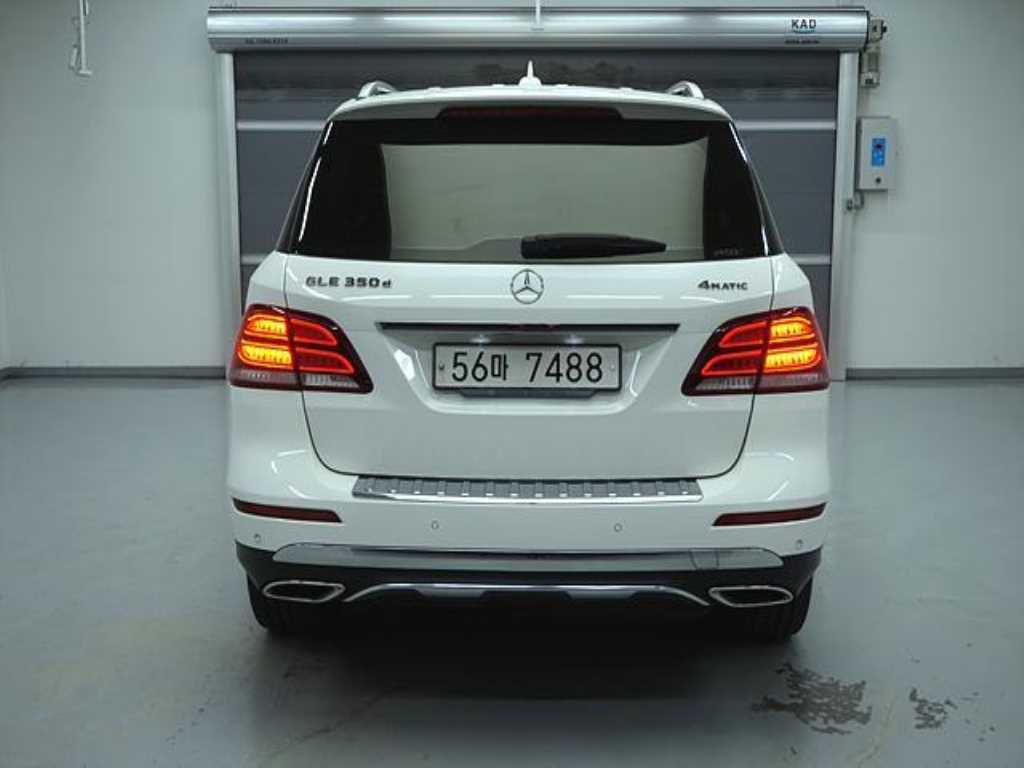 Mercedes Benz GLE Class - Vista 7