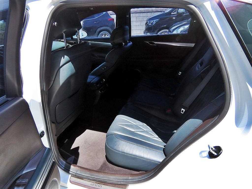 Genesis G80 - Vista 6