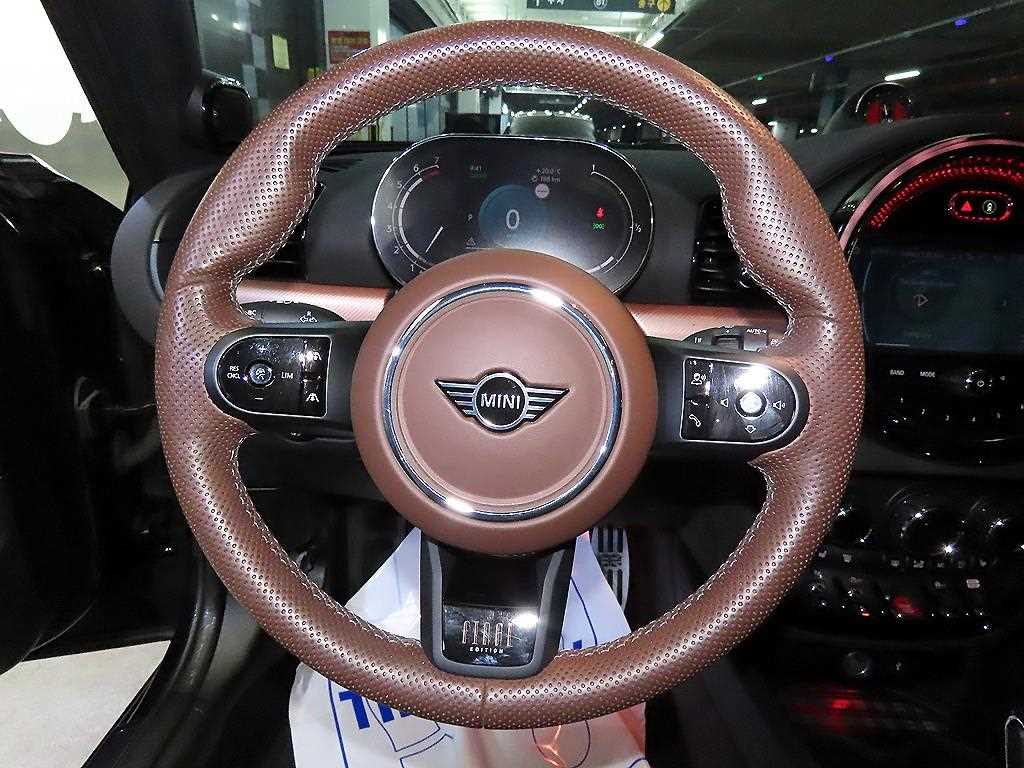Mini Clubman - Vista 8