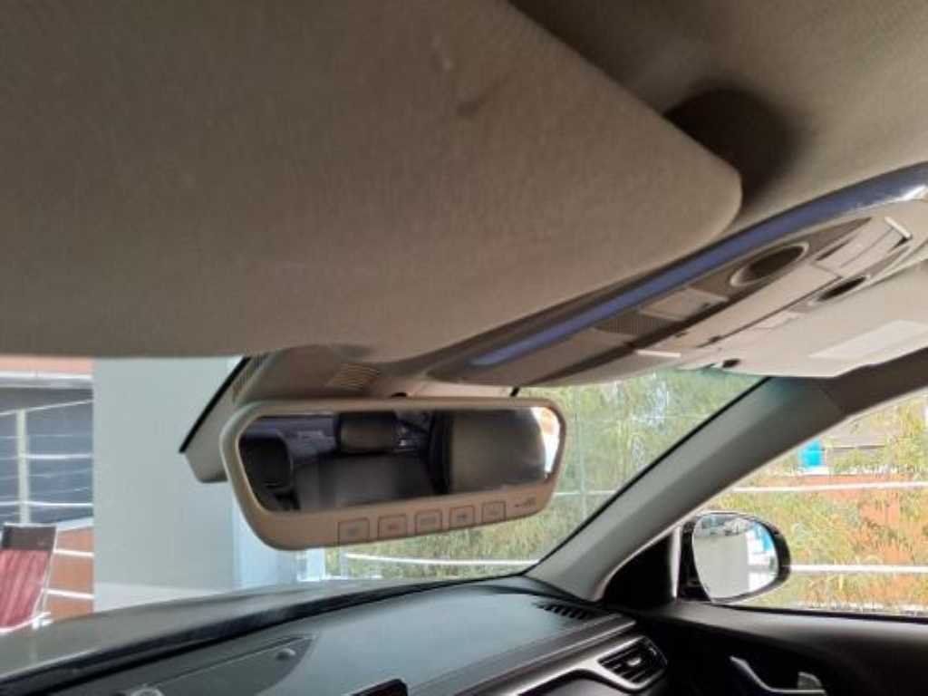 Genesis G70 - Vista 6