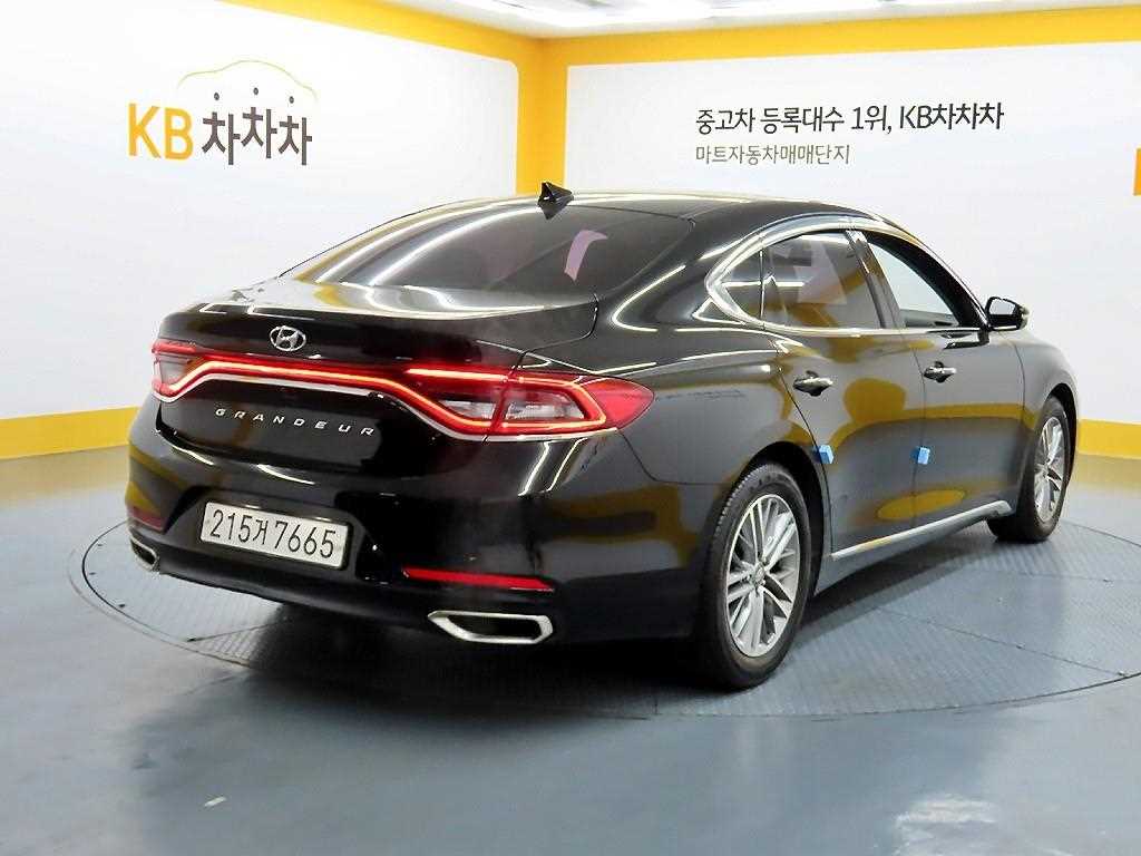 HYUNDAI Grandeur - Vista 4
