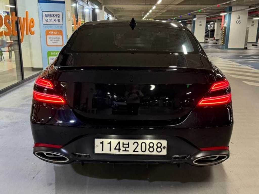 Genesis G70 - Vista 5
