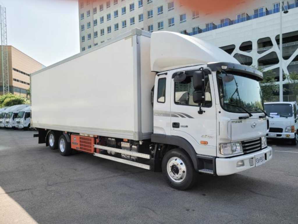 medium and large cargo truck - Vista 2