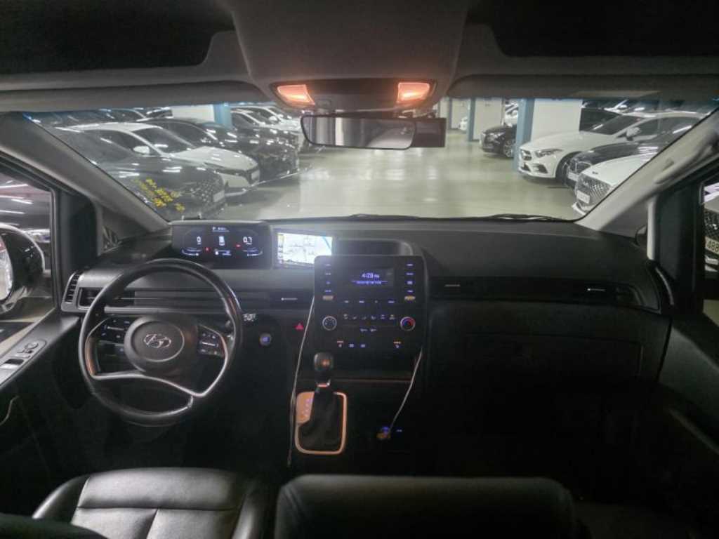 HYUNDAI Staria - Vista 7