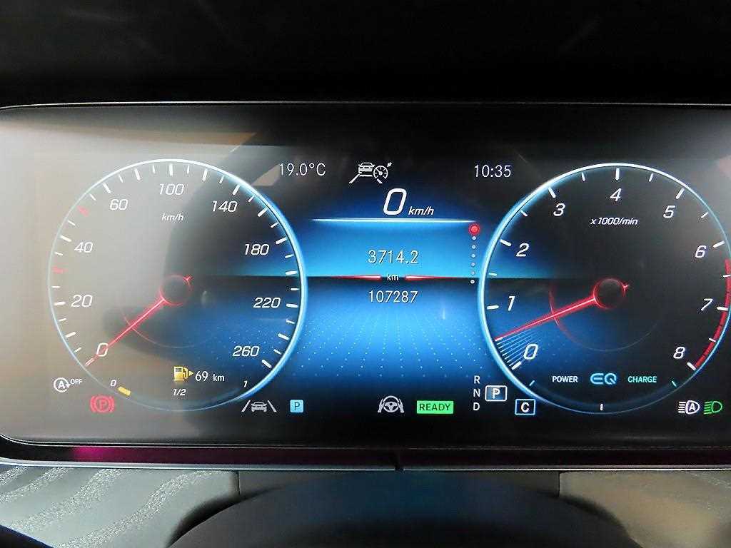 Mercedes Benz E class - Vista 8