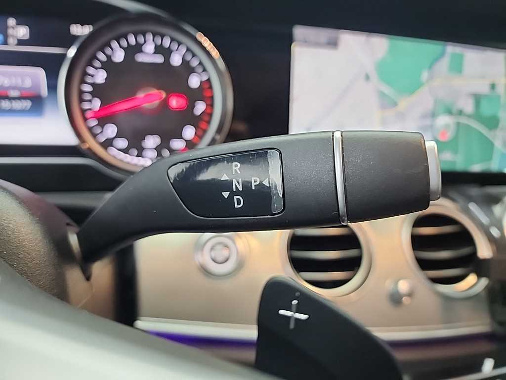 Mercedes Benz E class - Vista 8