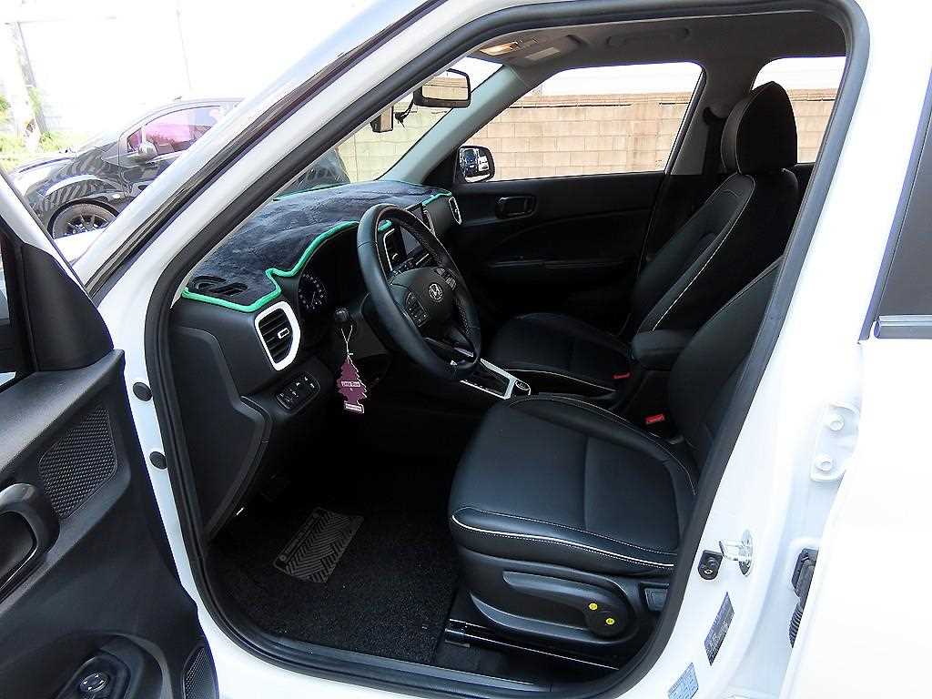 HYUNDAI Venue - Vista 5