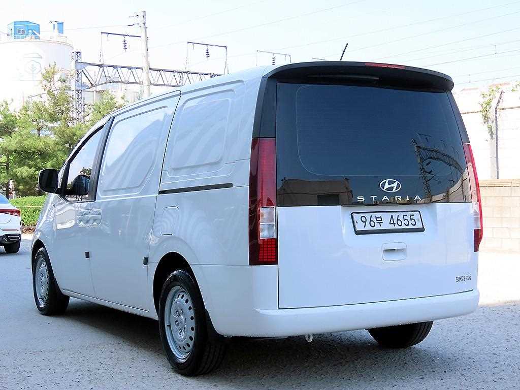 HYUNDAI Staria - Vista 3