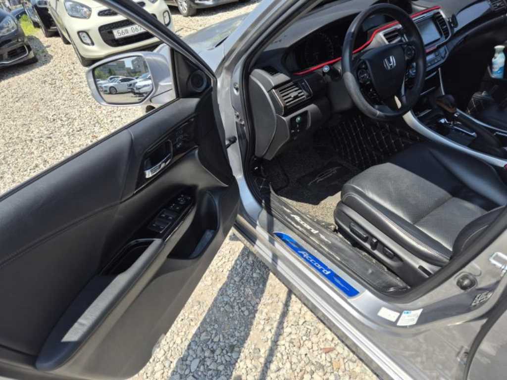 Honda Accord - Vista 5