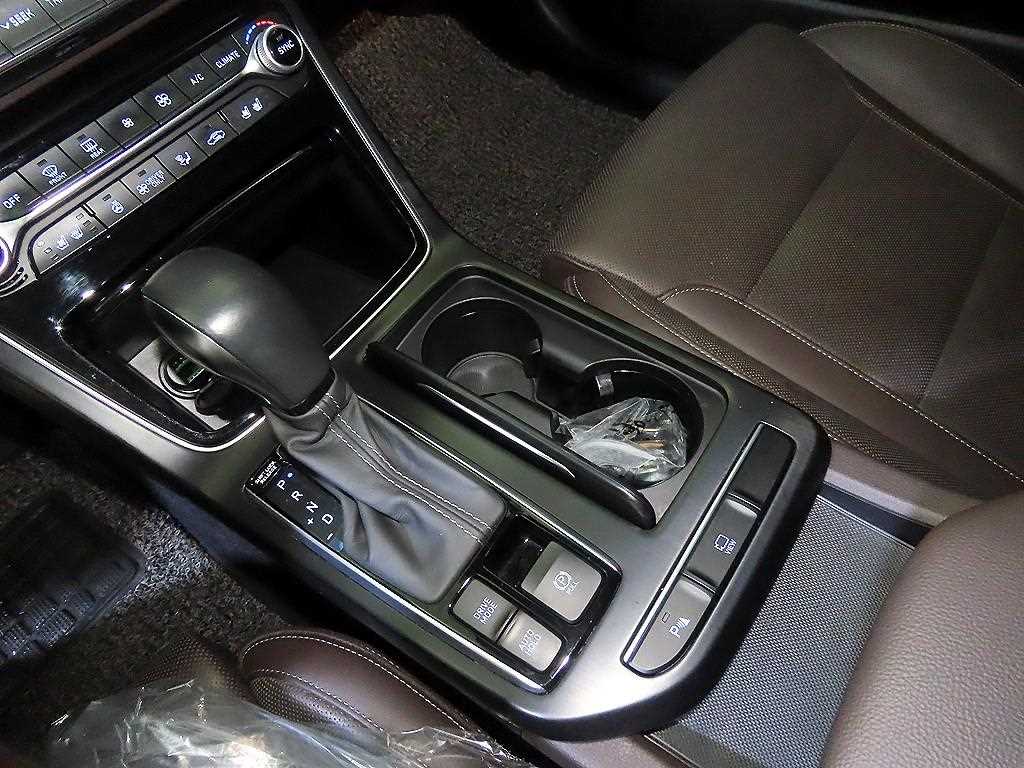 HYUNDAI Grandeur - Vista 12