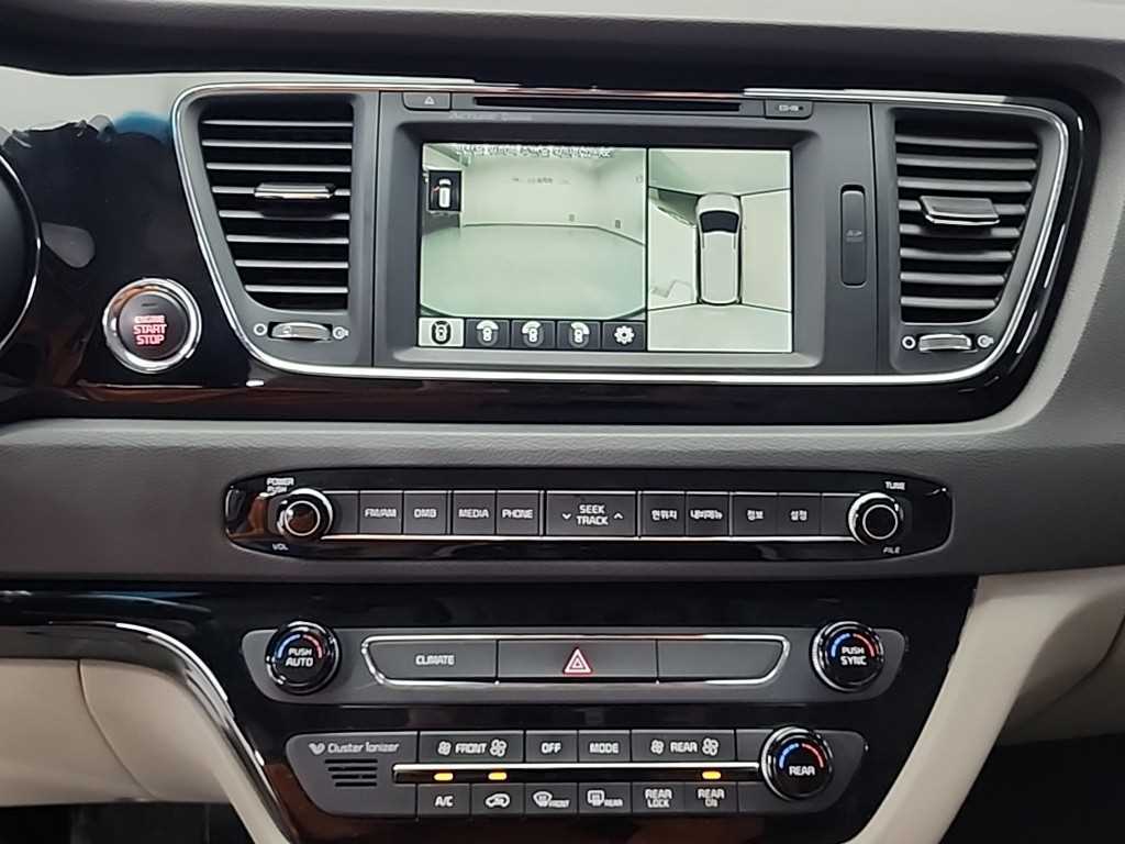 KIA Carnival - Vista 10