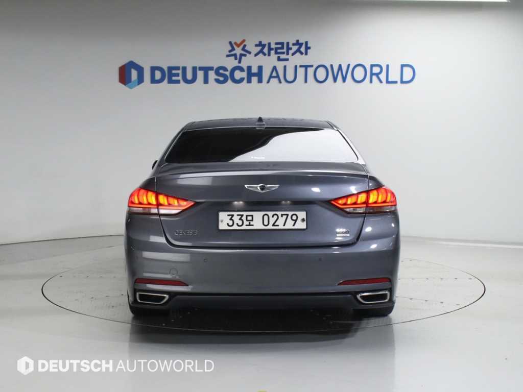 HYUNDAI Genesis - Vista 4