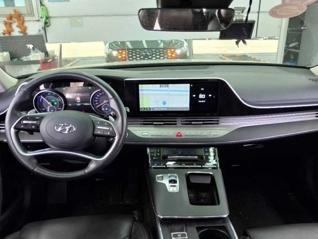 HYUNDAI Grandeur - Vista 7