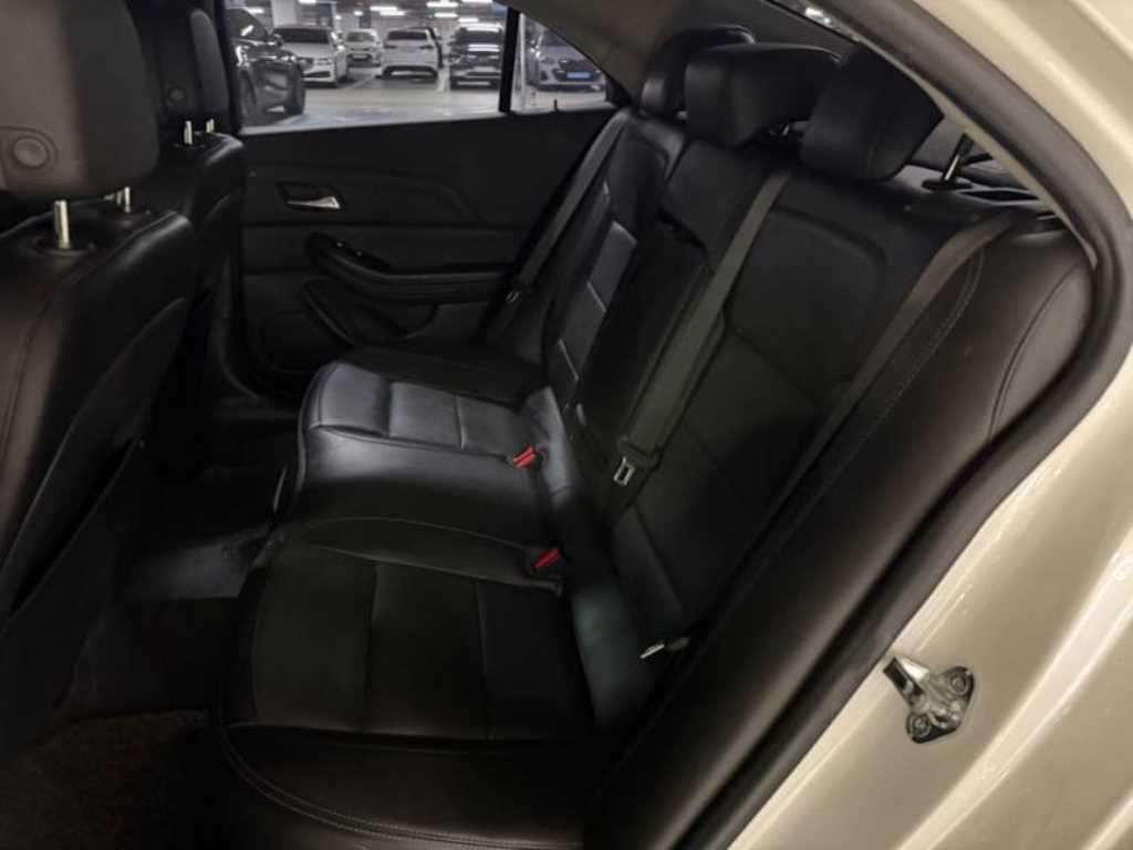 Chevrolet Malibu - Vista 6