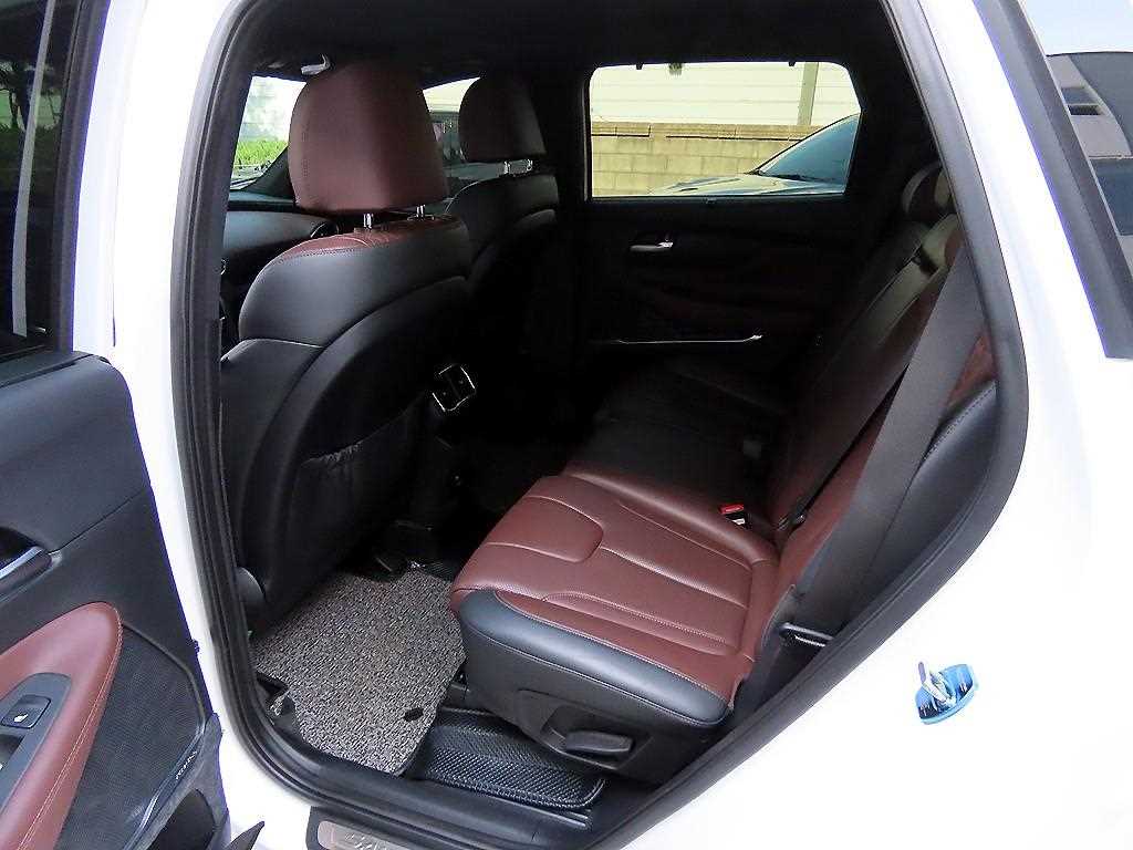 HYUNDAI Santa Fe - Vista 6