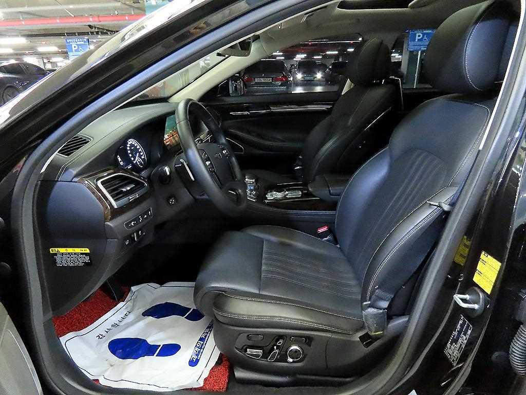 Genesis G90 - Vista 6