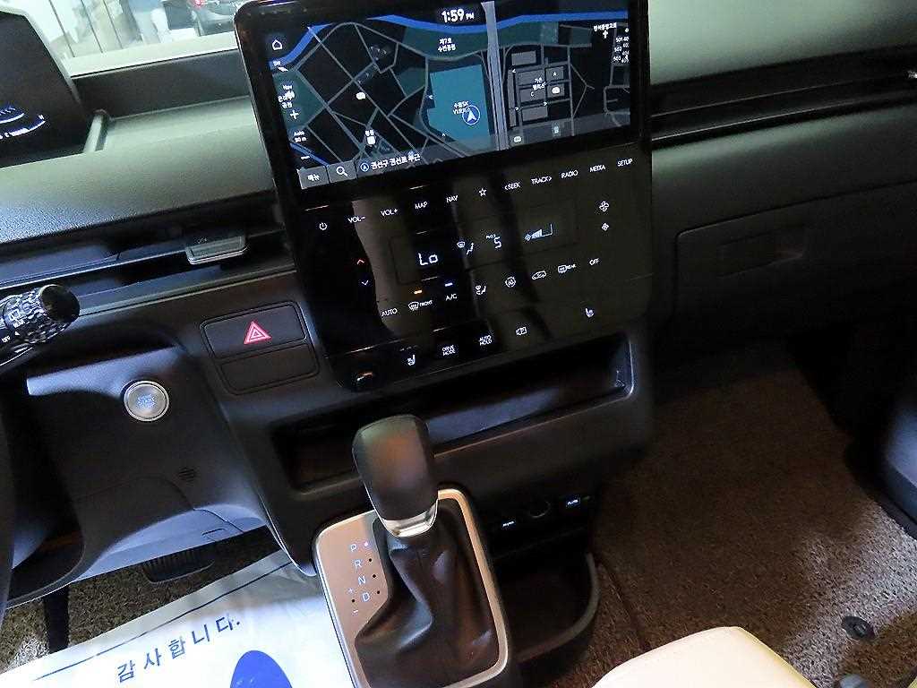HYUNDAI Staria - Vista 11