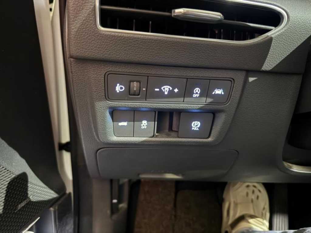 HYUNDAI Sonata - Vista 7