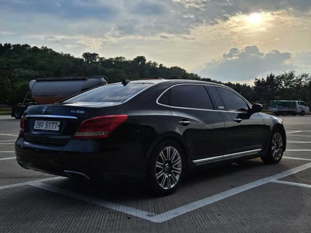 HYUNDAI Equus - Vista 4