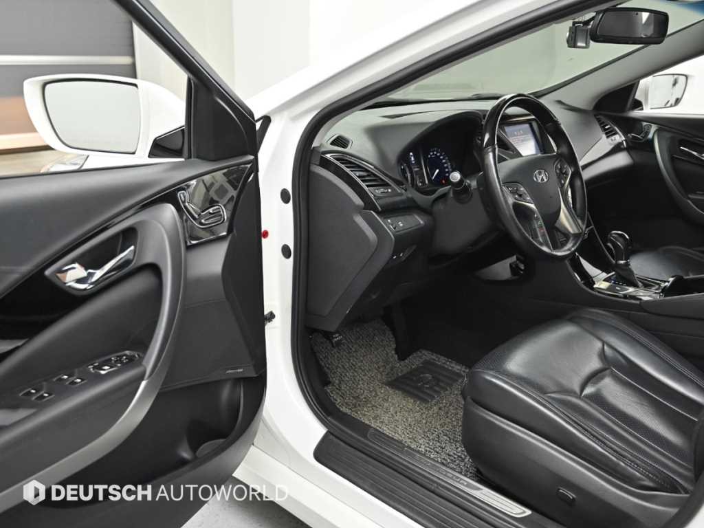 HYUNDAI Grandeur - Vista 11