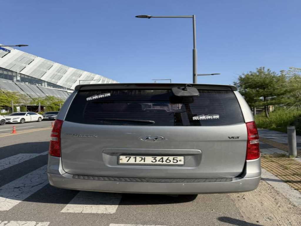 HYUNDAI Starex - Vista 4