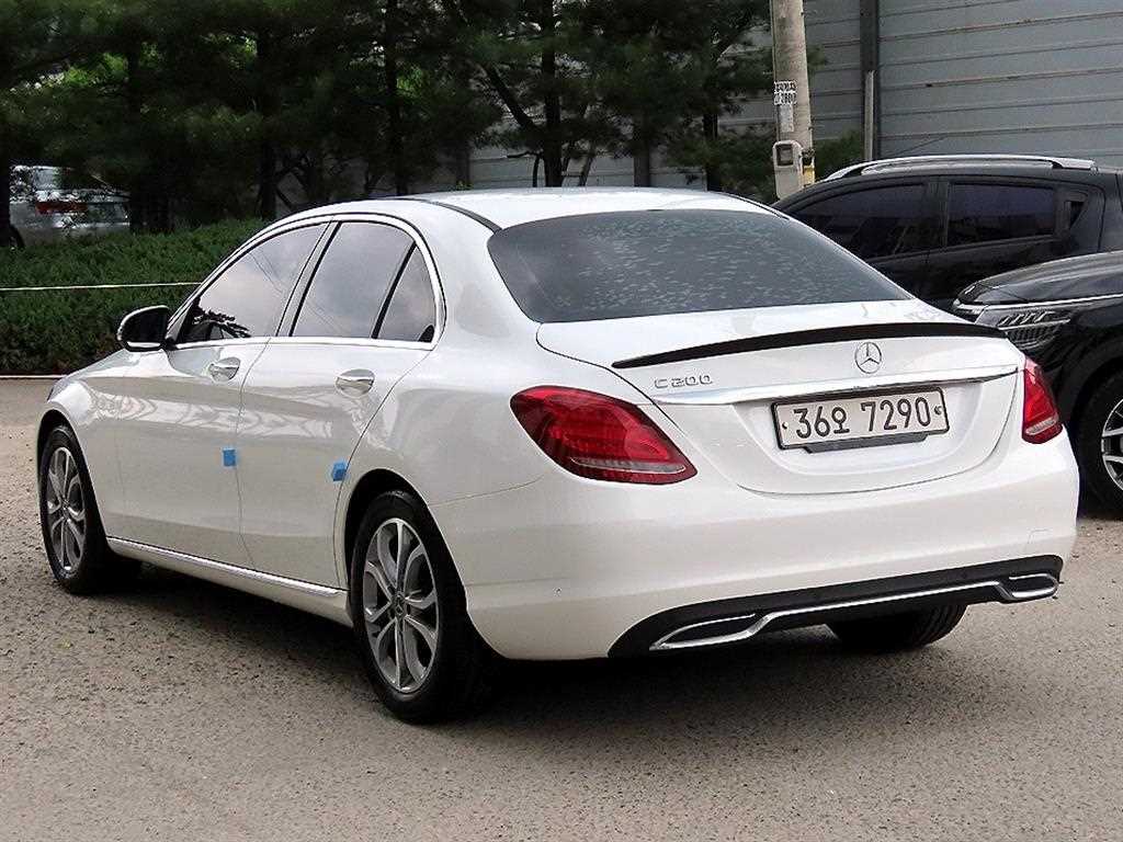 Mercedes Benz C Class - Vista 3