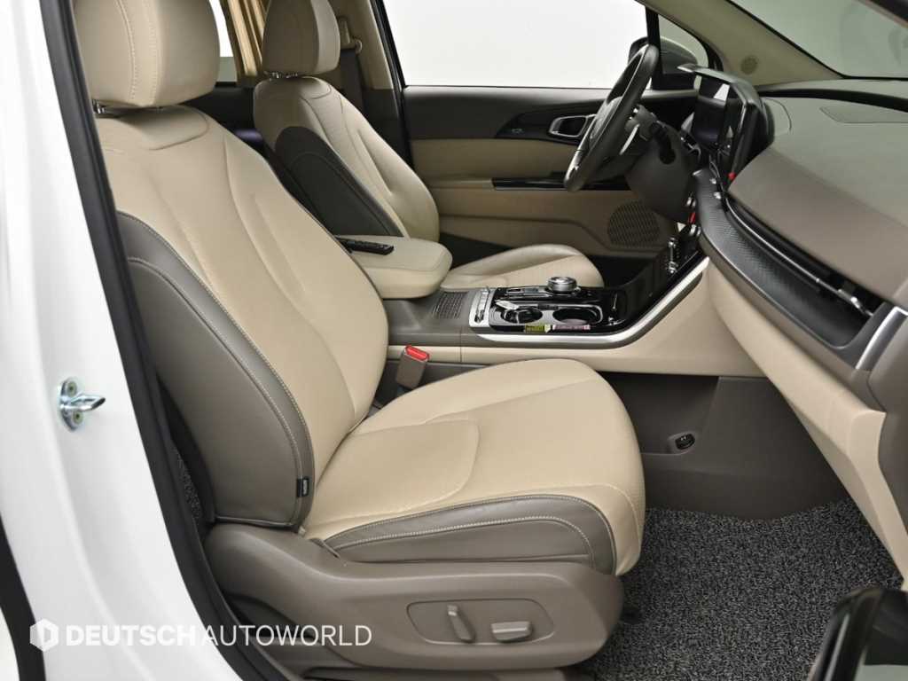 KIA Carnival - Vista 10