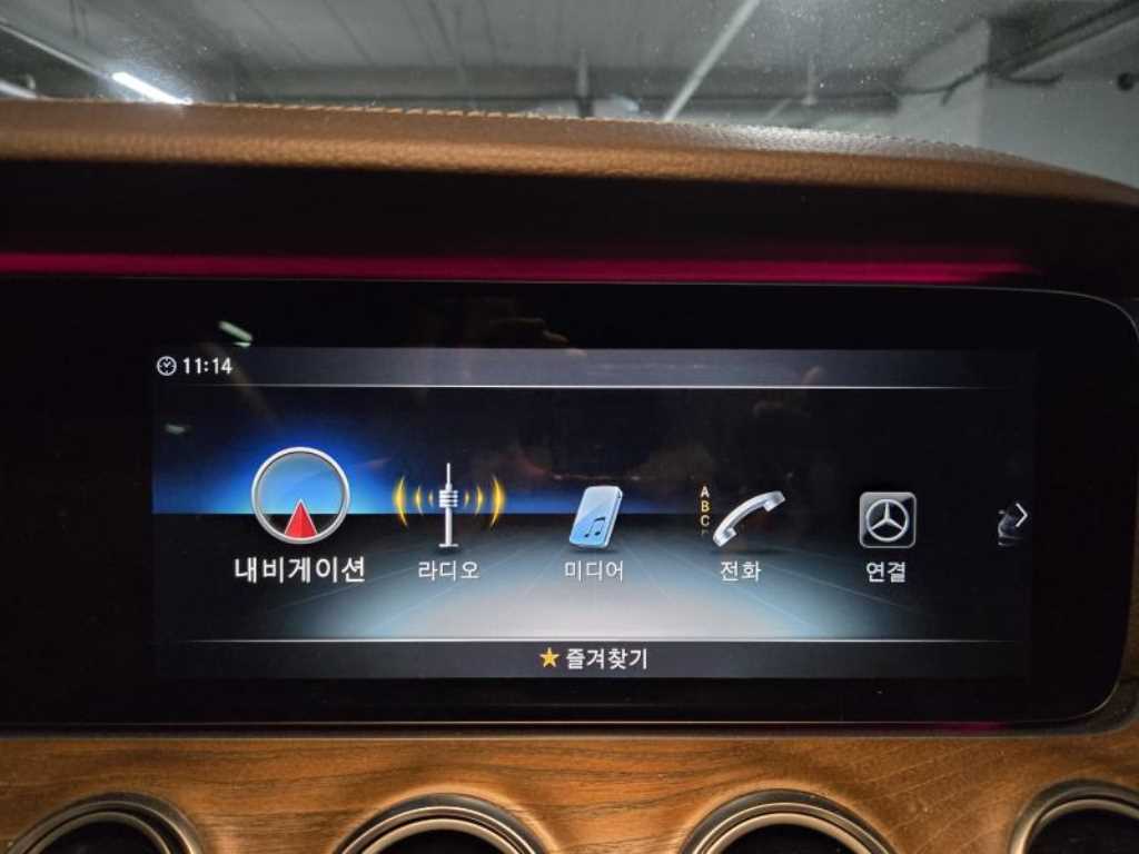 Mercedes Benz E class - Vista 7
