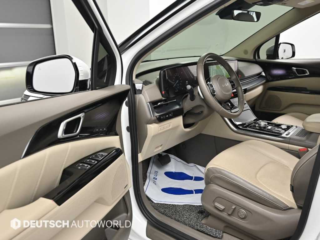 KIA Carnival - Vista 11