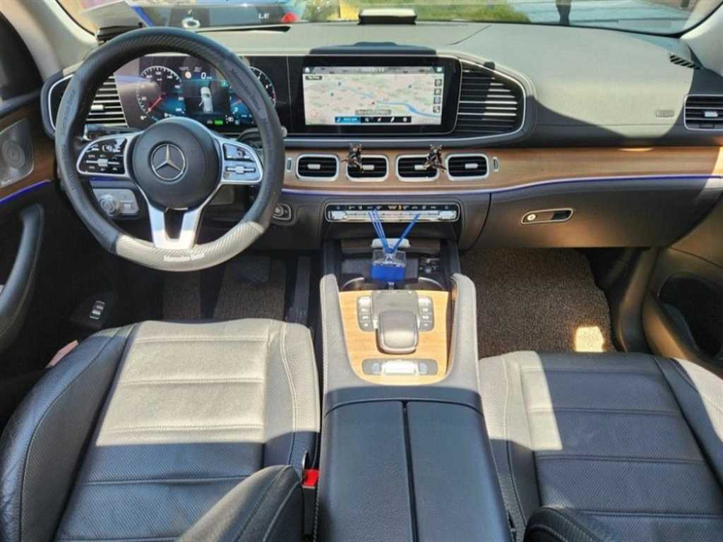 Mercedes Benz GLE Class - Vista 6