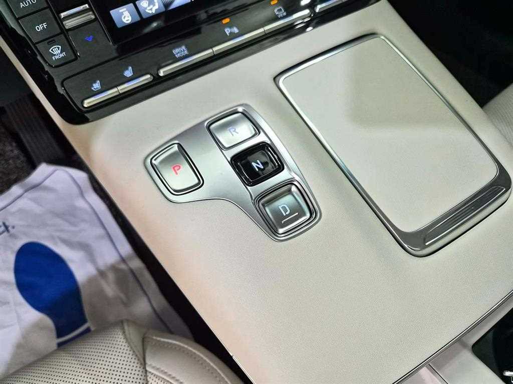 HYUNDAI Grandeur - Vista 11