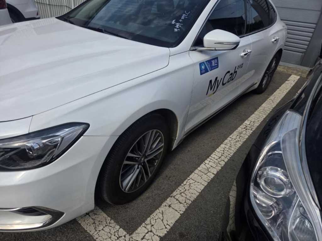 HYUNDAI Grandeur - Vista 3