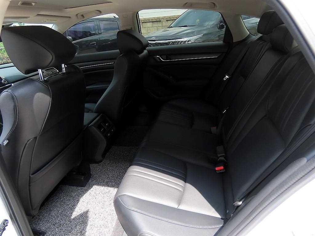 Honda Accord - Vista 6